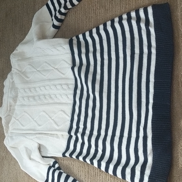 Navy & white cable knit turtleneck sweater - Picture 6 of 11